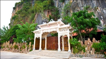 Sandy Beach Da Nang Resort